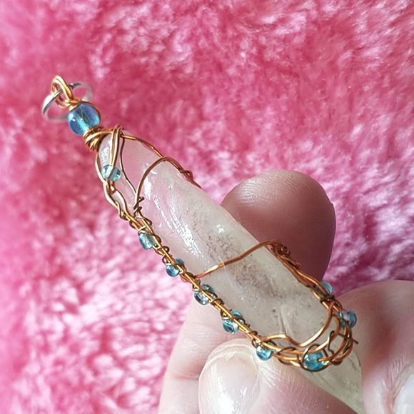 NWT Beautiful Handcrafted Canadian ๐จ๐ฆ Beach Glass Pendant - Picture 4 of 5